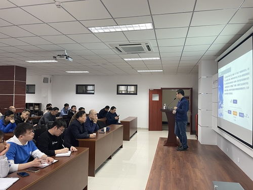 杭州百子尖科技股份來(lái)院就現(xiàn)代教學(xué)仿真工廠進(jìn)行交流